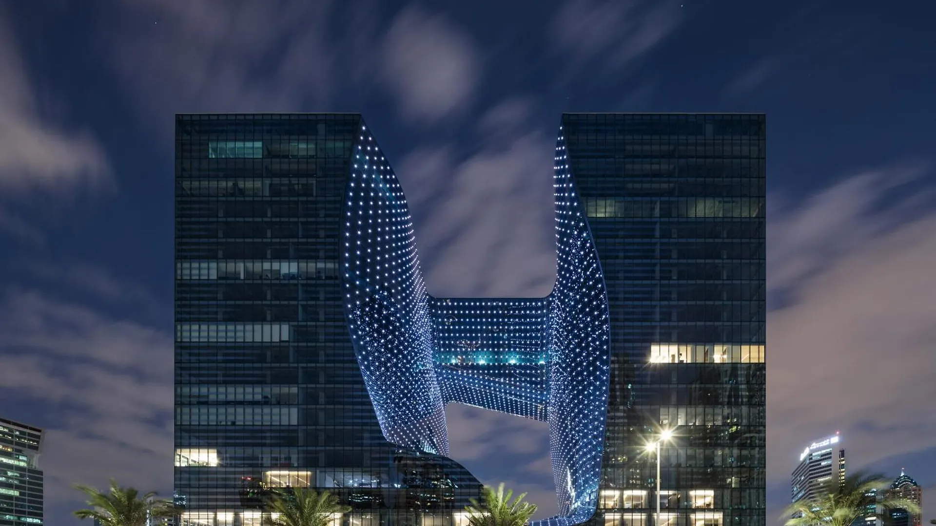 Me Dubai Residences Aparthotel